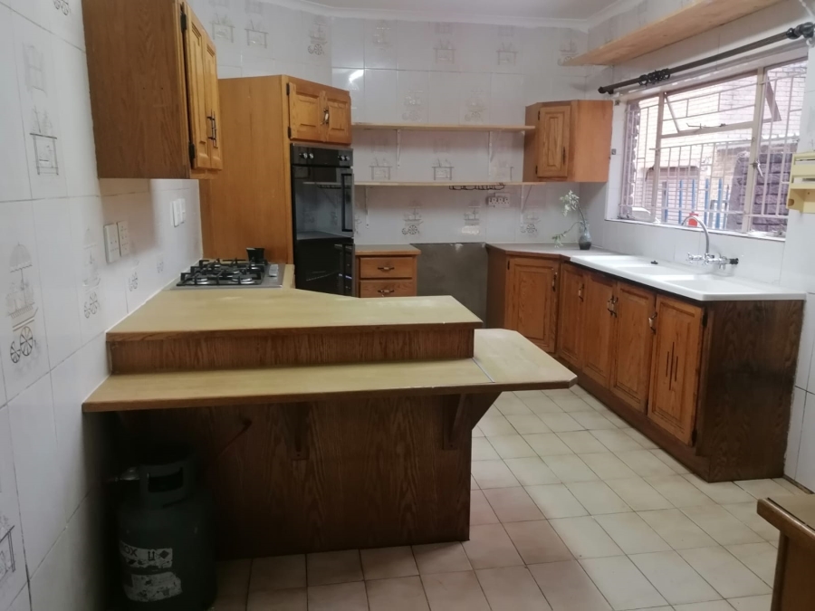4 Bedroom Property for Sale in Geelhoutpark North West